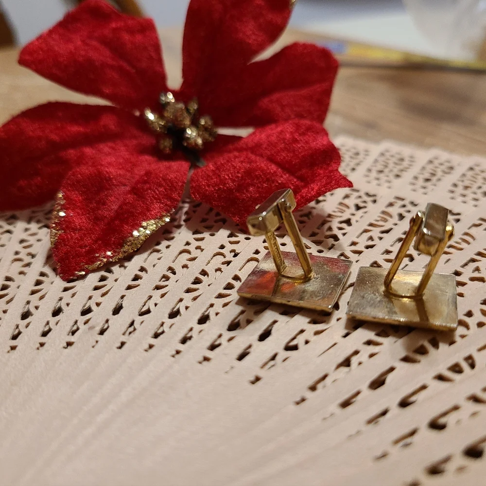 Unique Vintage Gold Cuff Links